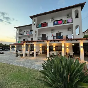 hotel-avra-ouranoupoli.hotelschalkidiki.net/
